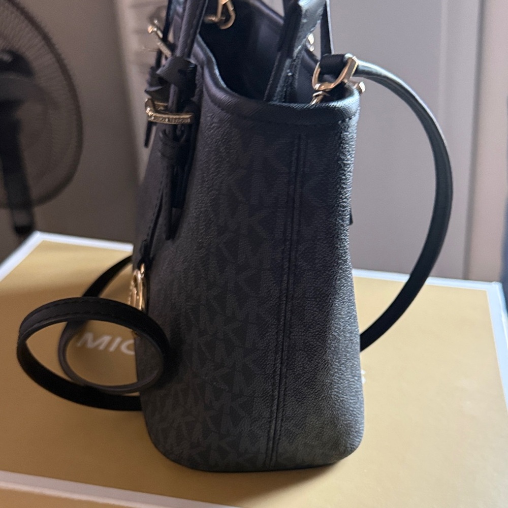 Michael Kors Black Signature Shoulder Jet Set small Tote with Gold Accents - Picture 2 of 5